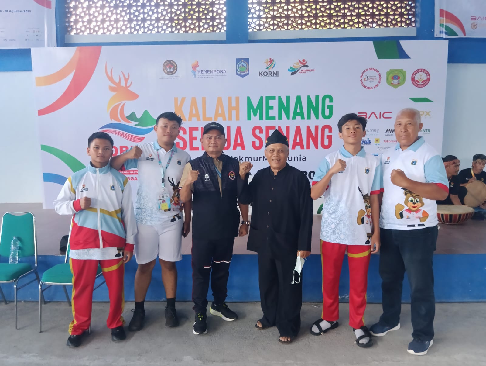 Benjang DKI Jakarta Dulang Dua Emas dan Satu Perunggu di Fornas VIII NTB