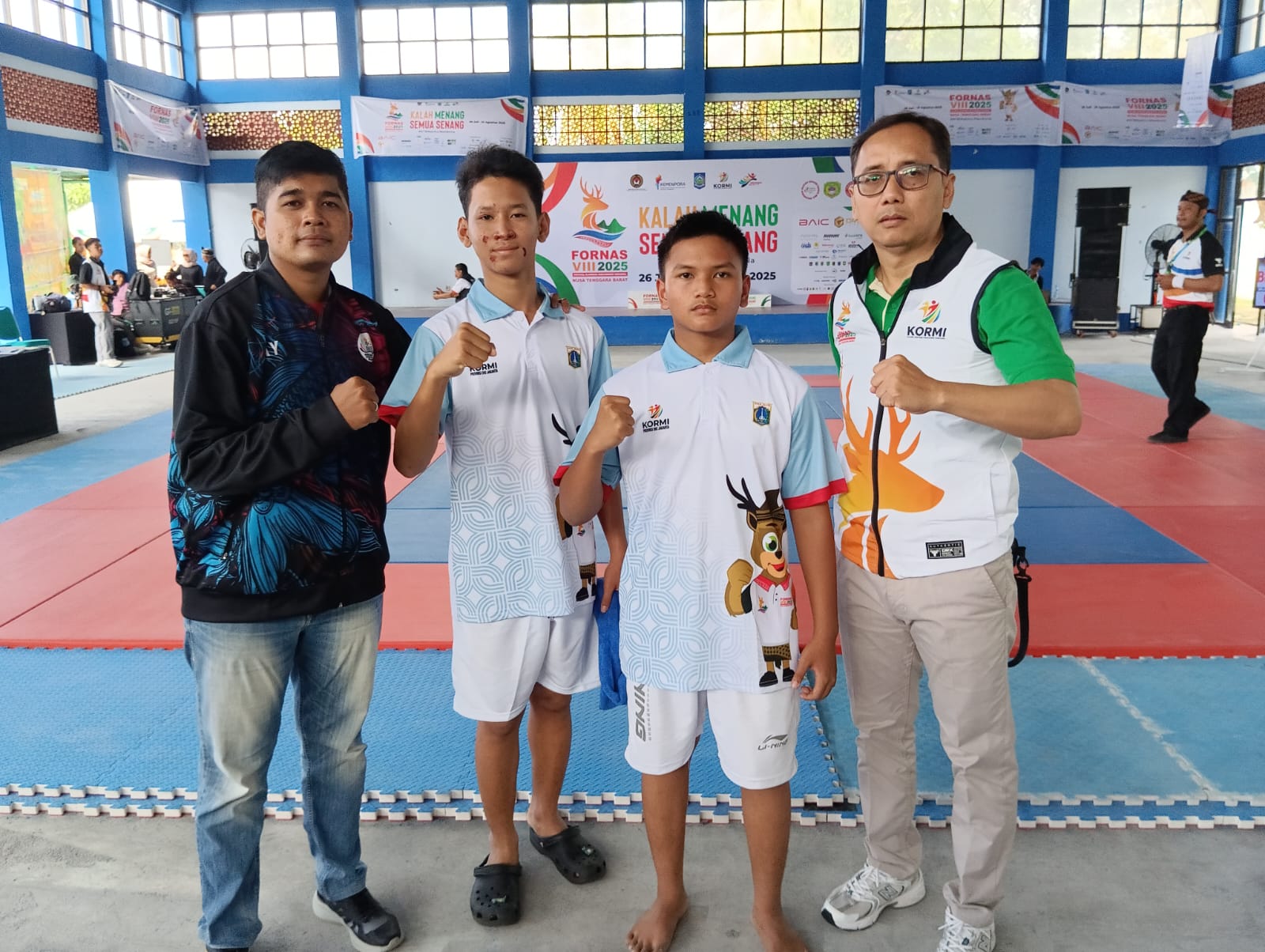 Dua Siswa SMPN 189 Jakarta Tarung di Olahraga Tradisional Benjang Fornas VIII 2025 NTB